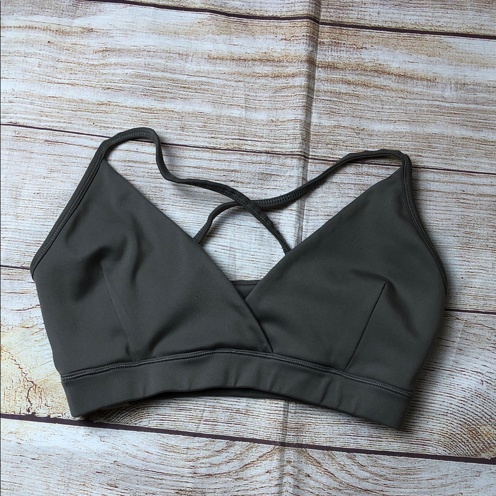 The Giving Movement‎ Women's Sports Bra 💚